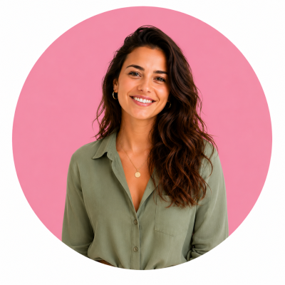 Mascotte Delivyou souriante, symbole de livraison entre particuliers humaine et responsable